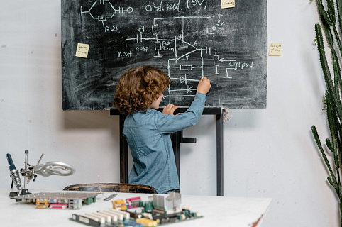  RIF opens Researchers in Schools 2026-27 - and for the first time, pupils can come to your lab